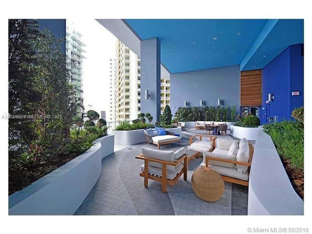 1300 Brickell Bay Drive 1707, Miami, FL 33131