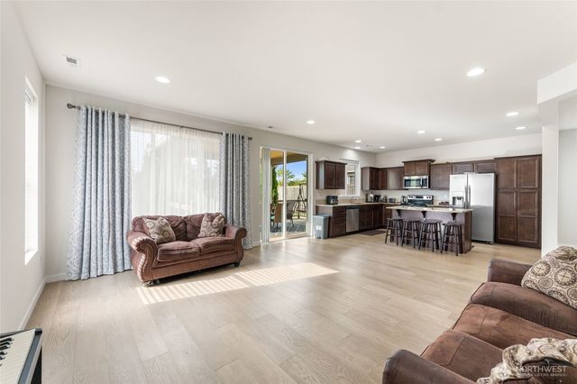 9903 200th St E, Graham, WA 98338