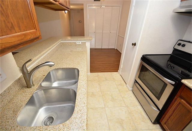 2120 El Paseo Street 2311, Houston, TX 77054