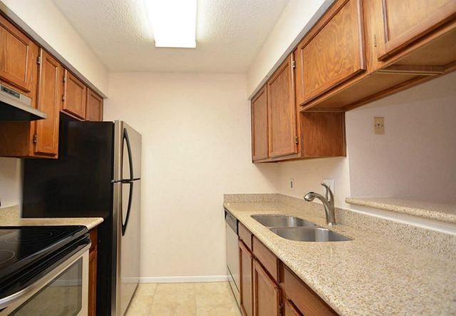 2120 El Paseo Street 2311, Houston, TX 77054