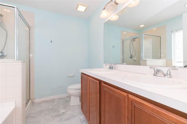 3152 ROYAL TUSCAN LANE, Valrico, FL 33594