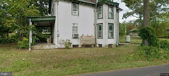 6 TOWNSHIP LINE RD, Line Lexington, PA 18932