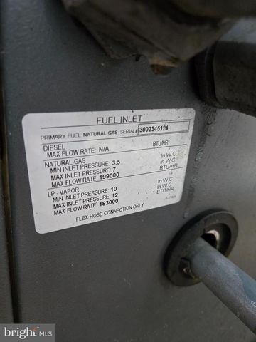 6 TOWNSHIP LINE RD, Line Lexington, PA 18932