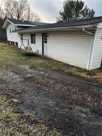 343 Vanderbilt Rd, Dunbar Twp, PA 15425