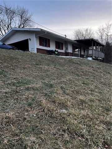 343 Vanderbilt Rd, Dunbar Twp, PA 15425