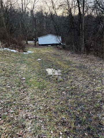 343 Vanderbilt Rd, Dunbar Twp, PA 15425