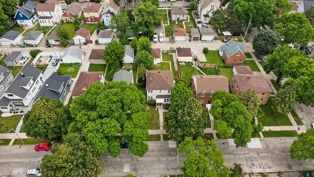 4324 N 15th STREET, Milwaukee, WI 53209