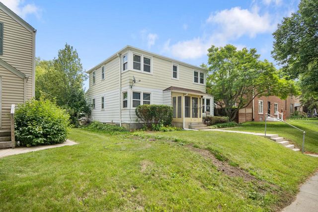 4324 N 15th STREET, Milwaukee, WI 53209