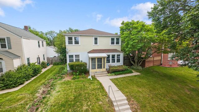 4324 N 15th STREET, Milwaukee, WI 53209