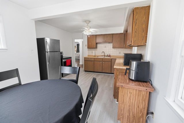 4324 N 15th STREET, Milwaukee, WI 53209