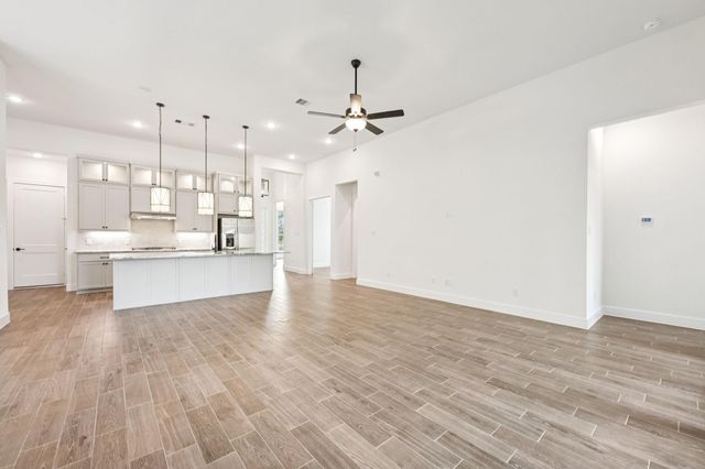 26030 S Outrider Banks, Montgomery, TX 77316