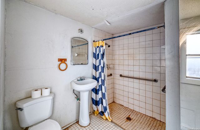 214 Cox Lane, Carrizo Springs, TX 78834