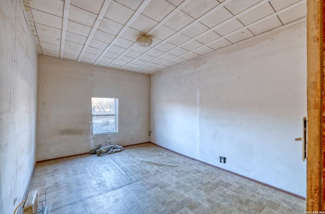 214 Cox Lane, Carrizo Springs, TX 78834