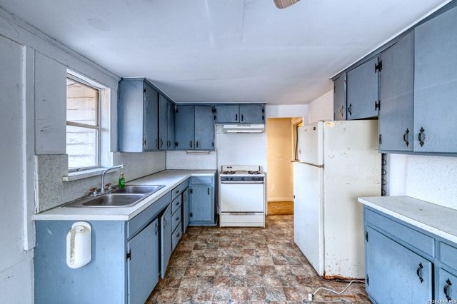 214 Cox Lane, Carrizo Springs, TX 78834