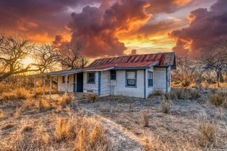 214 Cox Lane, Carrizo Springs, TX 78834