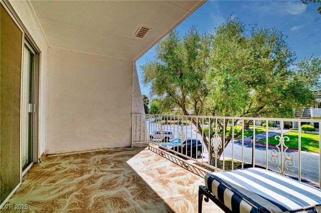 940 Vegas Valley Drive, Las Vegas, NV 89109