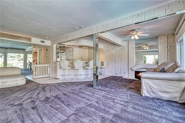 940 Vegas Valley Drive, Las Vegas, NV 89109