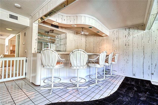 940 Vegas Valley Drive, Las Vegas, NV 89109