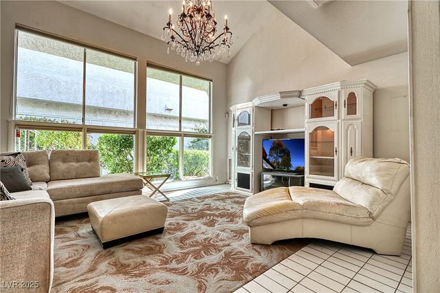 940 Vegas Valley Drive, Las Vegas, NV 89109