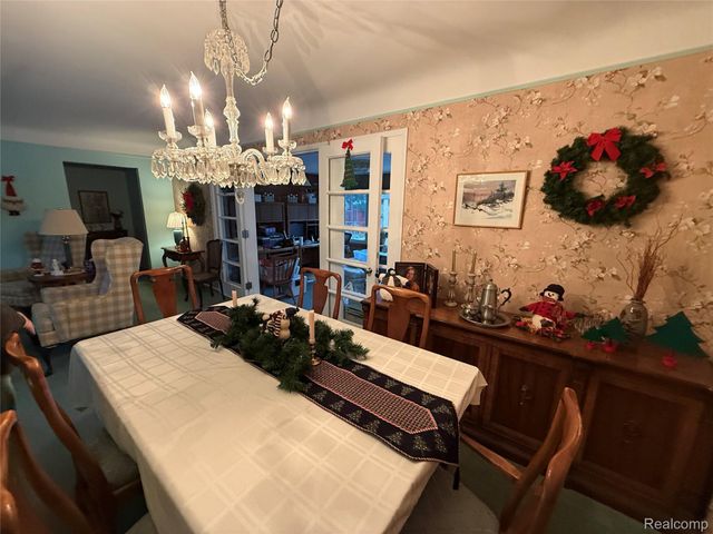 489 Chalfonte Avenue, Grosse Pointe Farms, MI 48236