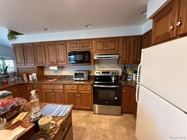 489 Chalfonte Avenue, Grosse Pointe Farms, MI 48236