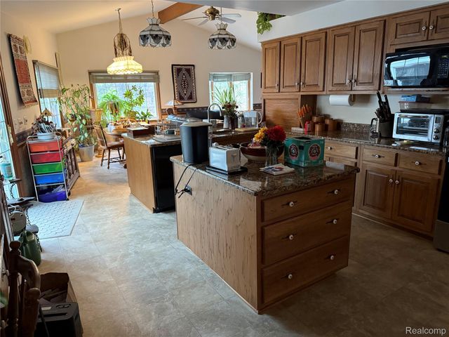 489 Chalfonte Avenue, Grosse Pointe Farms, MI 48236