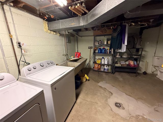 489 Chalfonte Avenue, Grosse Pointe Farms, MI 48236