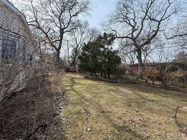 489 Chalfonte Avenue, Grosse Pointe Farms, MI 48236