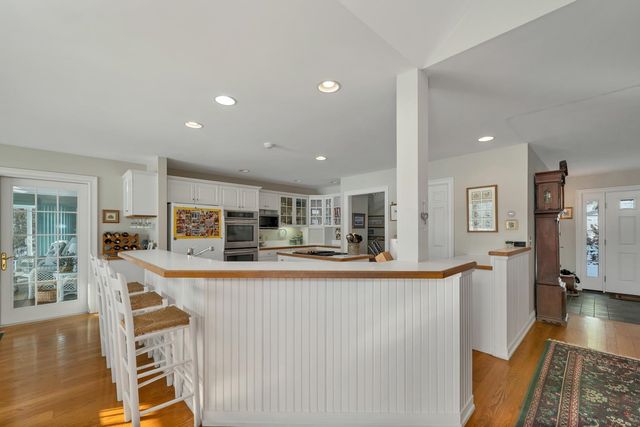 2 Carillon Shores Road, Tuftonboro, NH 03816