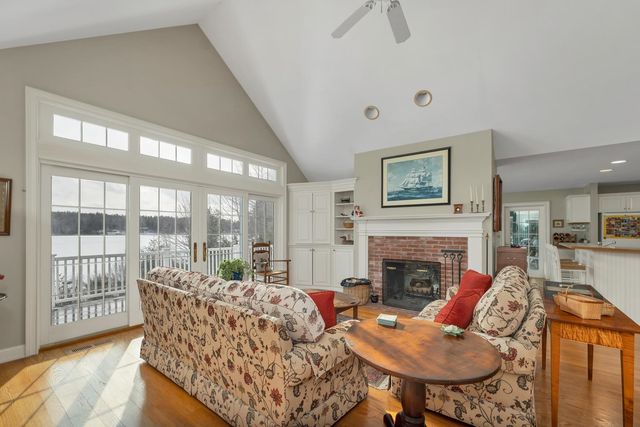 2 Carillon Shores Road, Tuftonboro, NH 03816