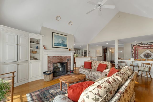 2 Carillon Shores Road, Tuftonboro, NH 03816