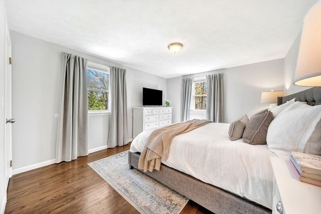 72 Oakcrest Rd, Needham, MA 02492