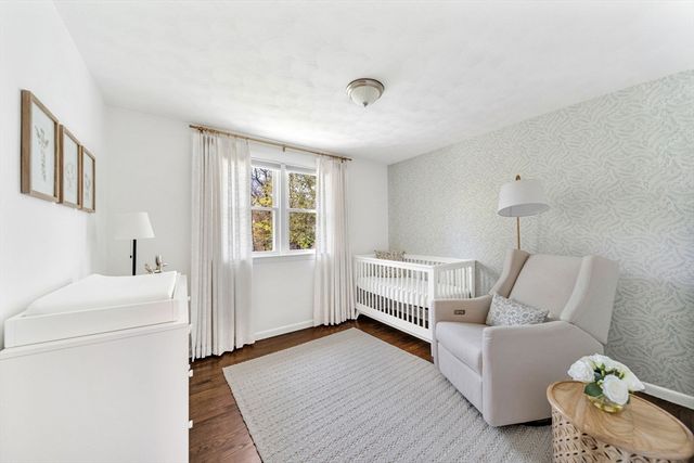 72 Oakcrest Rd, Needham, MA 02492