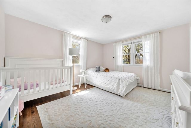 72 Oakcrest Rd, Needham, MA 02492