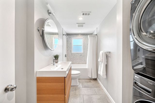 72 Oakcrest Rd, Needham, MA 02492