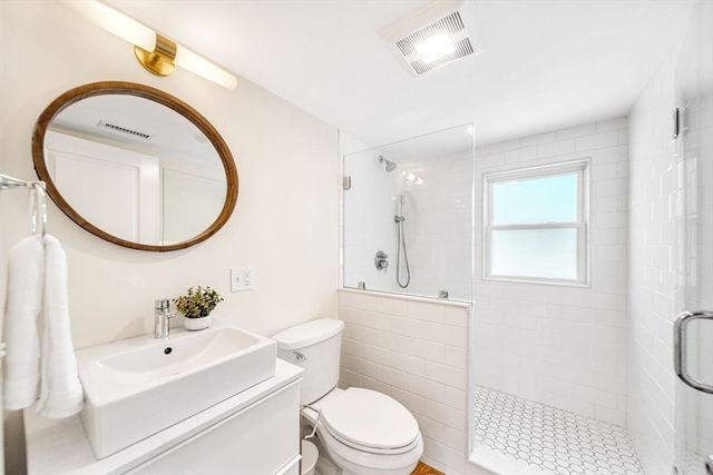 72 Oakcrest Rd, Needham, MA 02492