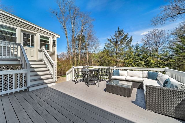 72 Oakcrest Rd, Needham, MA 02492