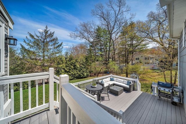 72 Oakcrest Rd, Needham, MA 02492