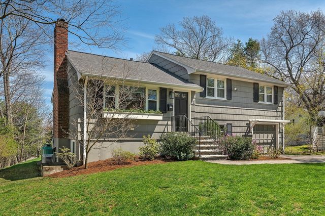 72 Oakcrest Rd, Needham, MA 02492