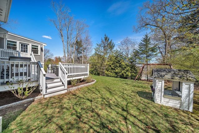 72 Oakcrest Rd, Needham, MA 02492