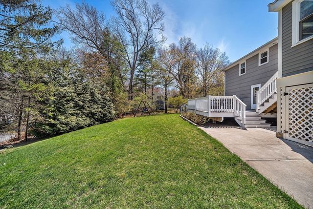 72 Oakcrest Rd, Needham, MA 02492