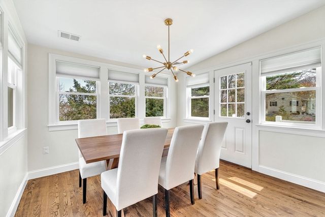 72 Oakcrest Rd, Needham, MA 02492