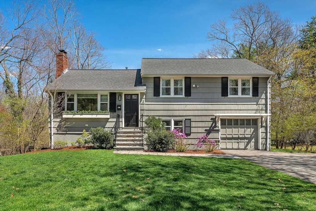 72 Oakcrest Rd, Needham, MA 02492