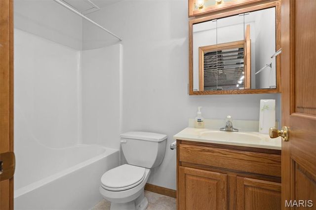 1430 Mullen Lane, Godfrey, IL 62035