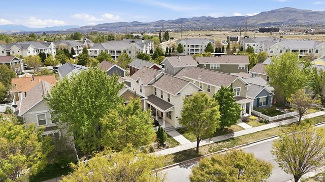 5023 W CURRANT DR, South Jordan, UT 84009