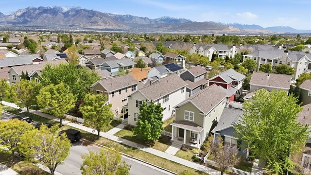 5023 W CURRANT DR, South Jordan, UT 84009