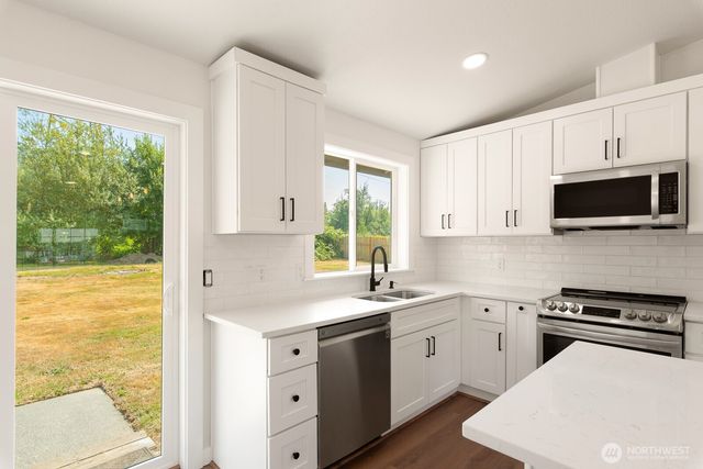 5205 Aerie Ln, Sedro Woolley, WA 98284