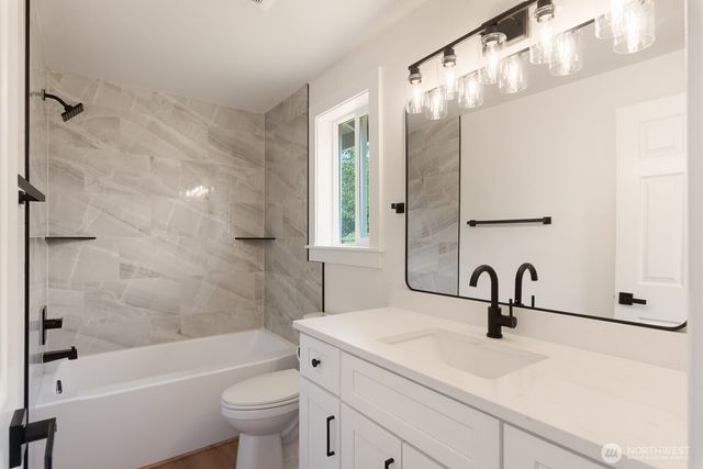 5205 Aerie Ln, Sedro Woolley, WA 98284