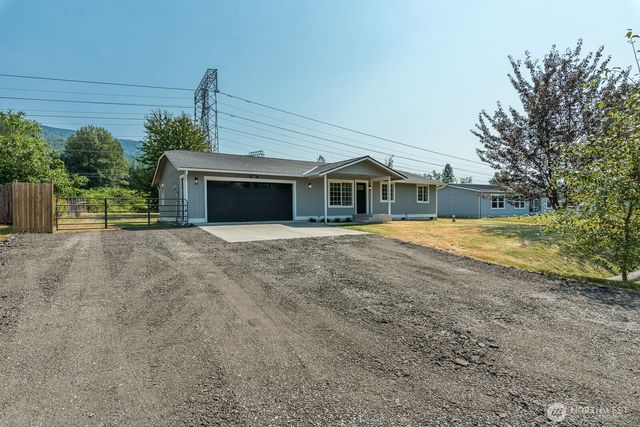 5205 Aerie Ln, Sedro Woolley, WA 98284