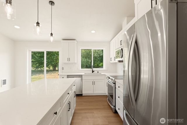 5205 Aerie Ln, Sedro Woolley, WA 98284